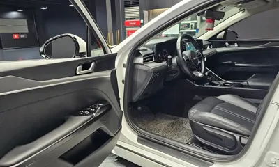 Kia K5 2023, 62930 км, за 10488.6 USD - фото 10