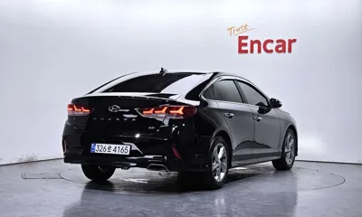 Hyundai Sonata 2018, 100337 км, за 7159.61 USD