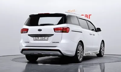 Kia Canival 2016, 146902 км, за 8787.58 USD