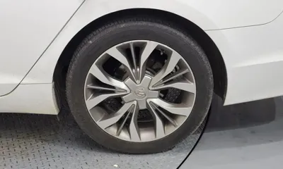 Hyundai Sonata 2015, 204154 км, за 5616.12 USD