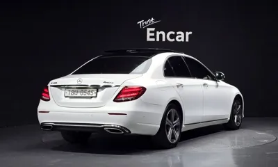 Mercedes-Benz E-Class 2017, 61757 км, за 13576.15 USD