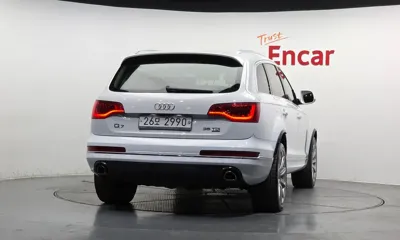 Audi Q7 2015, 279921 км, за 5395.56 USD