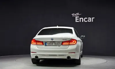 BMW 5-Series 2019, 105639 км, за 14667.99 USD