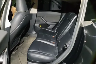 Tesla Model Y 2023, 43900 км, за 30328 USD - фото 17