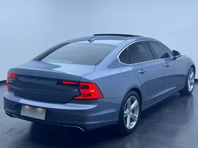 Volvo S90 2018, 90000 км, за 17411.98 USD