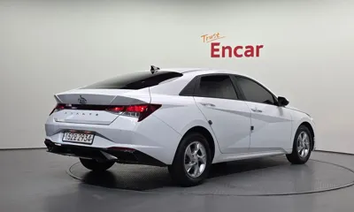 Hyundai Avante 2021, 98676 км, за 9977.68 USD