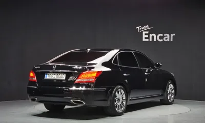 Hyundai Equus 2012, 152705 км, за 3171.46 USD