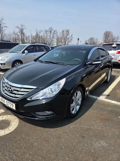 Hyundai Sonata 2010, 218000 км, за 1423.65 USD