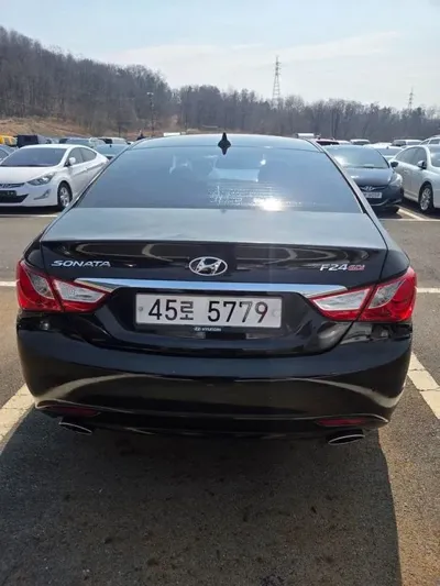 Hyundai Sonata 2010, 218000 км, за 1423.65 USD