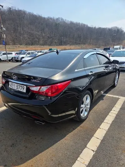 Hyundai Sonata 2010, 218000 км, за 1423.65 USD