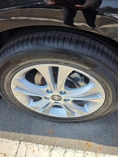 Hyundai Sonata 2010, 218000 км, за 1423.65 USD