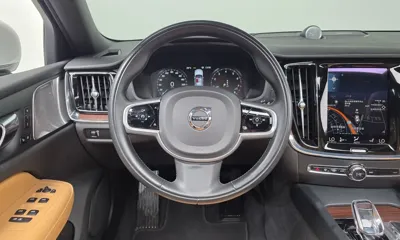 Volvo S60 2021, 89390 км, за 16018.75 USD - фото 32