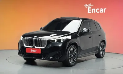 BMW iX1 · 2024 год