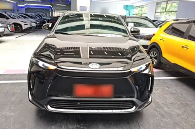 Toyota BZ 4X 2024, 32100 км, за 17665 USD