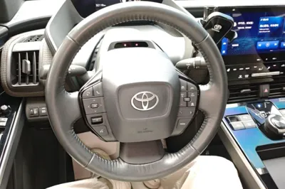 Toyota BZ 4X 2024, 32100 км, за 17665 USD - фото 13