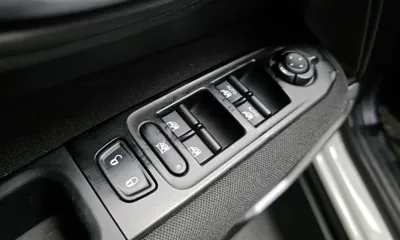 Jeep Renegade 2021, 63607 км, за 8847.26 USD - фото 14