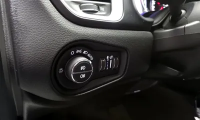 Jeep Renegade 2021, 63607 км, за 8847.26 USD - фото 15