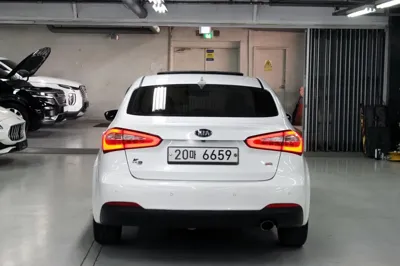 Kia K3 2013, 106000 км, за 4033.31 USD