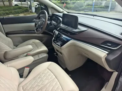 Buick GL8 2021, 95000 км, за 15891.39 USD - фото 8