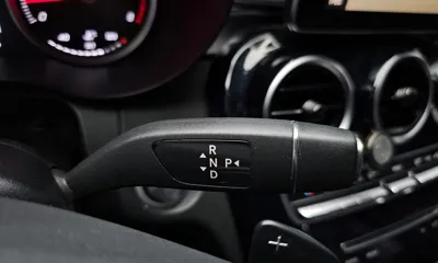 Mercedes-Benz C-Class 2017, 104215 км, за 8403.91 USD - фото 9