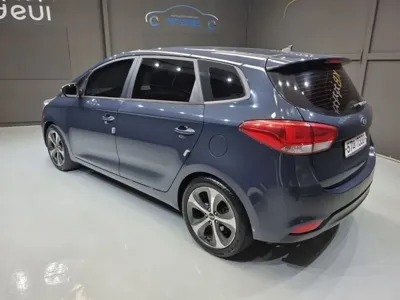 Kia Carens 2014, 170000 км, за 4569.53 USD