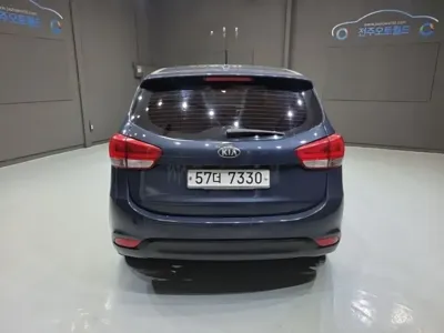 Kia Carens 2014, 170000 км, за 4569.53 USD