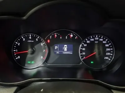 Kia Carens 2014, 170000 км, за 4569.53 USD - фото 7