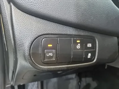Kia Carens 2014, 170000 км, за 4569.53 USD - фото 17