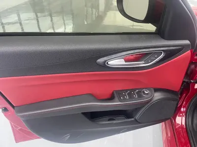 Alfa Romeo Giulia 2020, 50000 км, за 15854.06 USD - фото 8