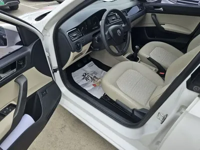 Skoda Rapid 2016, 50000 км, за 2619.14 USD