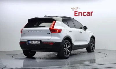 Volvo XC40 2021, 126093 км, за 12808.72 USD