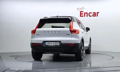 Volvo XC40 2021, 126093 км, за 12808.72 USD