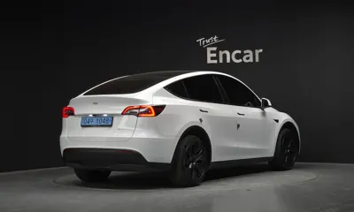 Tesla Model Y 2024, 32851 км, за 27952.93 USD