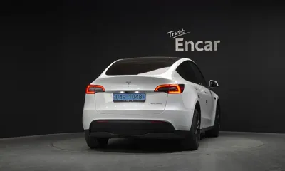 Tesla Model Y 2024, 32851 км, за 27952.93 USD