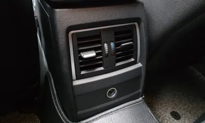 BMW 3-Series 2018, 79074 км, за 10834.22 USD - фото 27