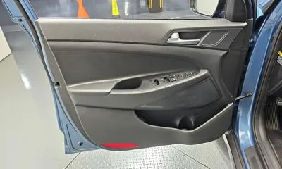 Hyundai Tucson 2017, 128188 км, за 8729.65 USD - фото 24