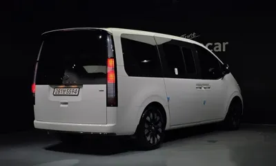 Hyundai Staria 2022, 50001 км, за 20482.32 USD