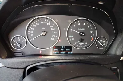 BMW 3 Series 2017, 120399 км, за 11101 USD - фото 14