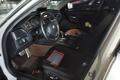 BMW 3 Series 2017, 120399 км, за 11101 USD - фото 17