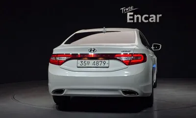 Hyundai Grandeur 2013, 135017 км, за 3898.25 USD
