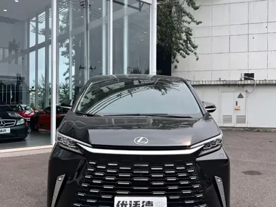 Lexus LM 2025, 34000 км, за 199204.84 USD
