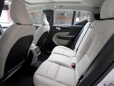 Volvo XC40 2026, 2962 км, за 28651.42 USD - фото 9
