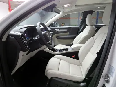 Volvo XC40 2026, 2962 км, за 28651.42 USD - фото 12
