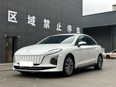 Hongqi Hongqi E-QM5 · 2022 год