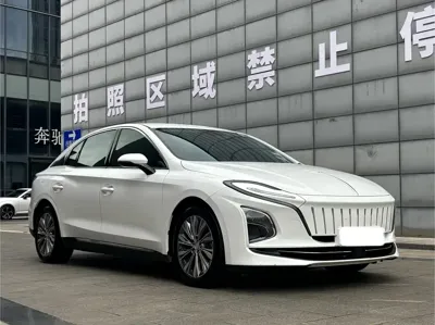 Hongqi Hongqi E-QM5 2022, 69000 км, за 8799.12 USD