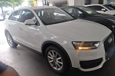 Audi Q3 2015, 112400 км, за 8208 USD