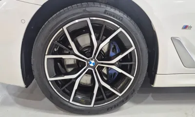 BMW 5-Series 2021, 47619 км, за 26585.27 USD