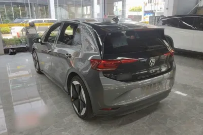 Volkswagen ID.3 2021, 31700 км, за 13488 USD
