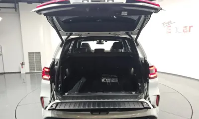BMW X5M 2023, 55368 км, за 64700.45 USD - фото 20