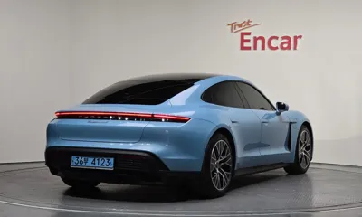 Porsche Taycan 2021, 35683 км, за 64329.79 USD